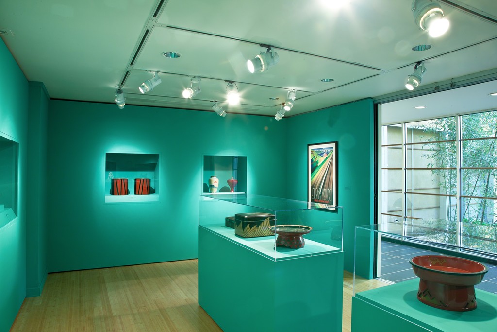 deco japan exhb 2.jpg