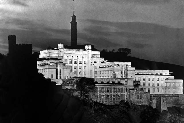 0_buildings_-_st_andrews_house_floodlit_back_1946_062824