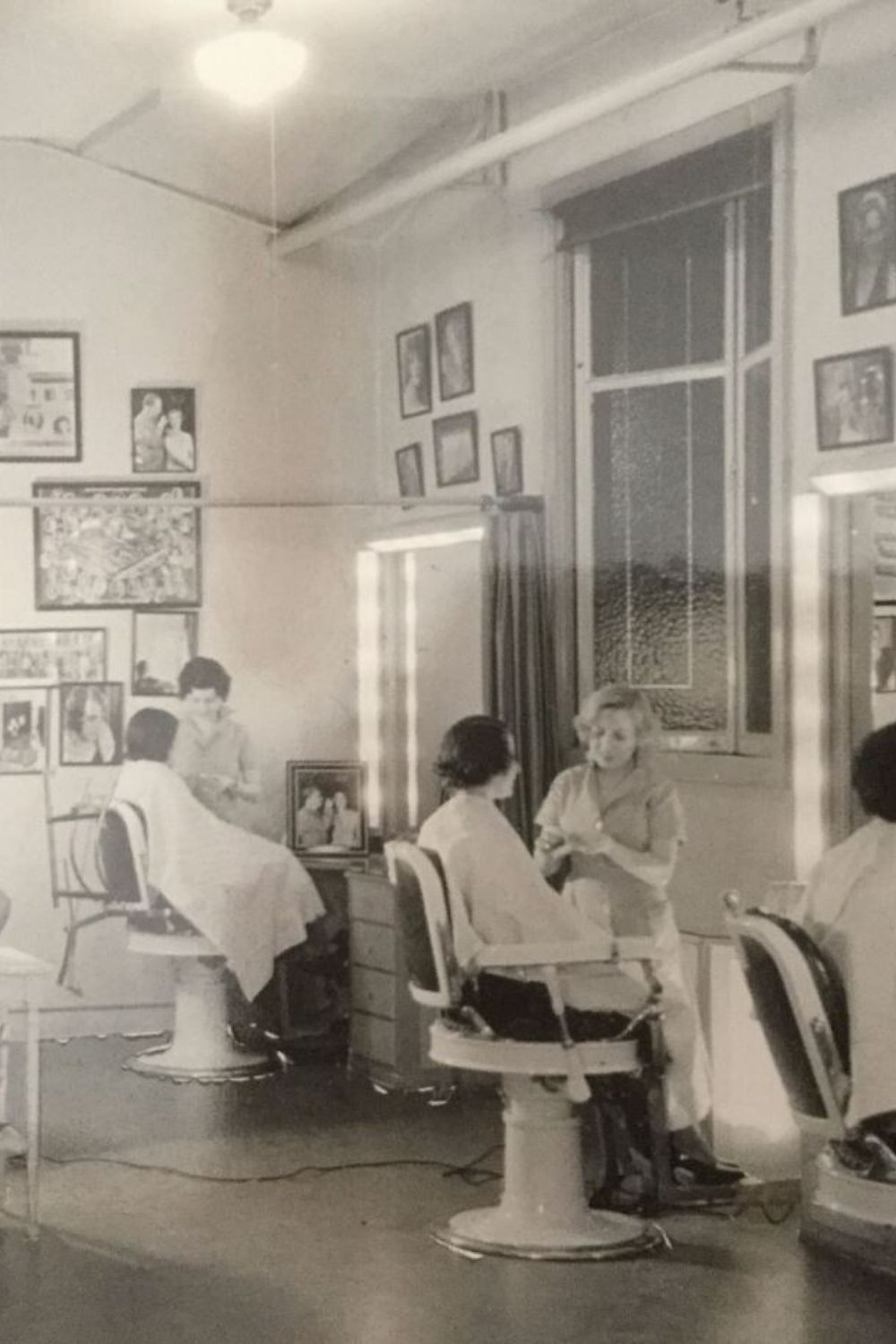 MAX FACTOR SALON CIRCA 1930S